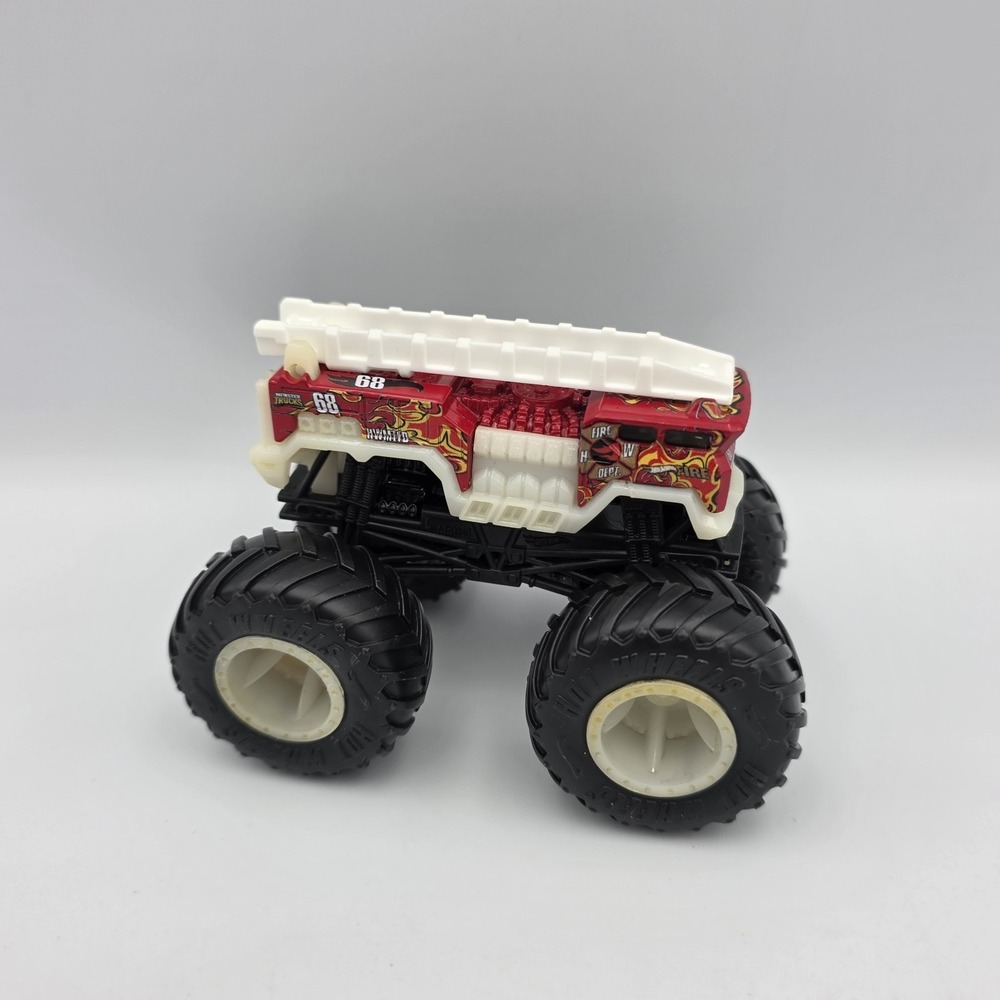 Firestorm Monster Jam Fire Truck 1:64 Red Engine 68 Ladder‎ Mattel Hot Wheels